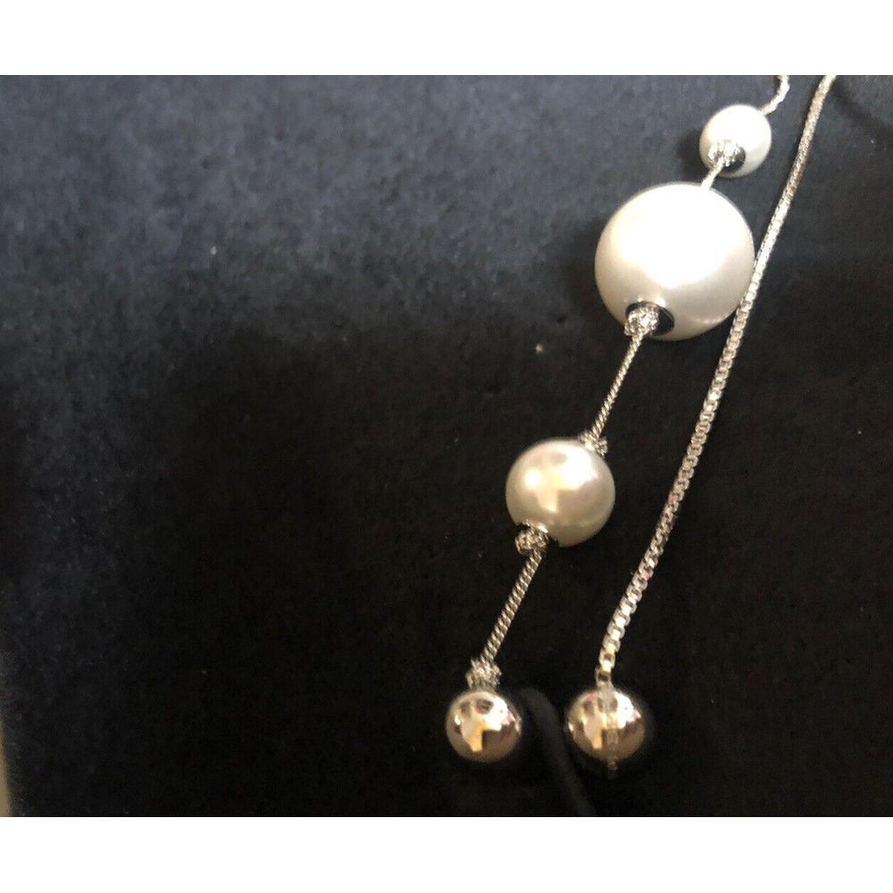 Burberry Asymmetrical Silver Tone Earrings Ostrich Feather Pearl Chain Drop NIB - Picture 13 of 15